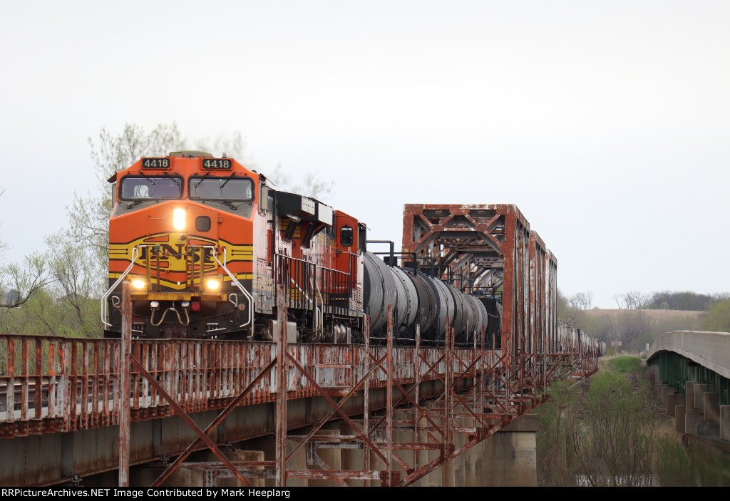 BNSF 4418